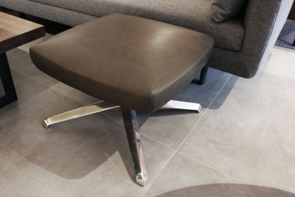 Design meubelmerken tegen scherpe prijzen tijdens de winteropruiming van Hartman. Leolux - Vitra - Eames - Cor - Rolf Benz - Design on stock - EYYE