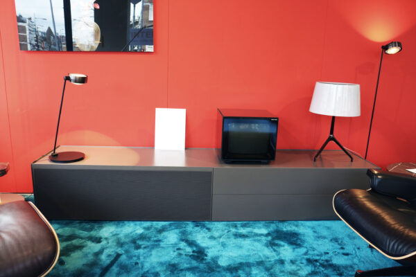 Design meubelmerken tegen scherpe prijzen tijdens de winteropruiming van Hartman. Leolux - Vitra - Eames - Cor - Rolf Benz - Design on stock - EYYE