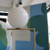 FLOS - IC F2 vloerlamp. Frame van staal met mondgeblazen glas in wit. Tijdloos, minimalistisch en stijlvolle verlichting bij Hartman Binnenhuisadviseurs