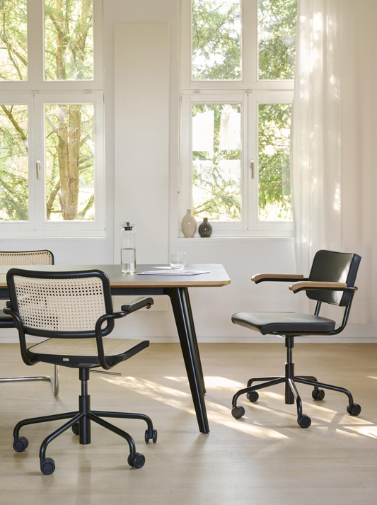 Thonet - Stijlvol design meubilair voor elke ruimte waar mensen samen komen. Proffesioneel advies en hoge productkennis in Rotterdam.